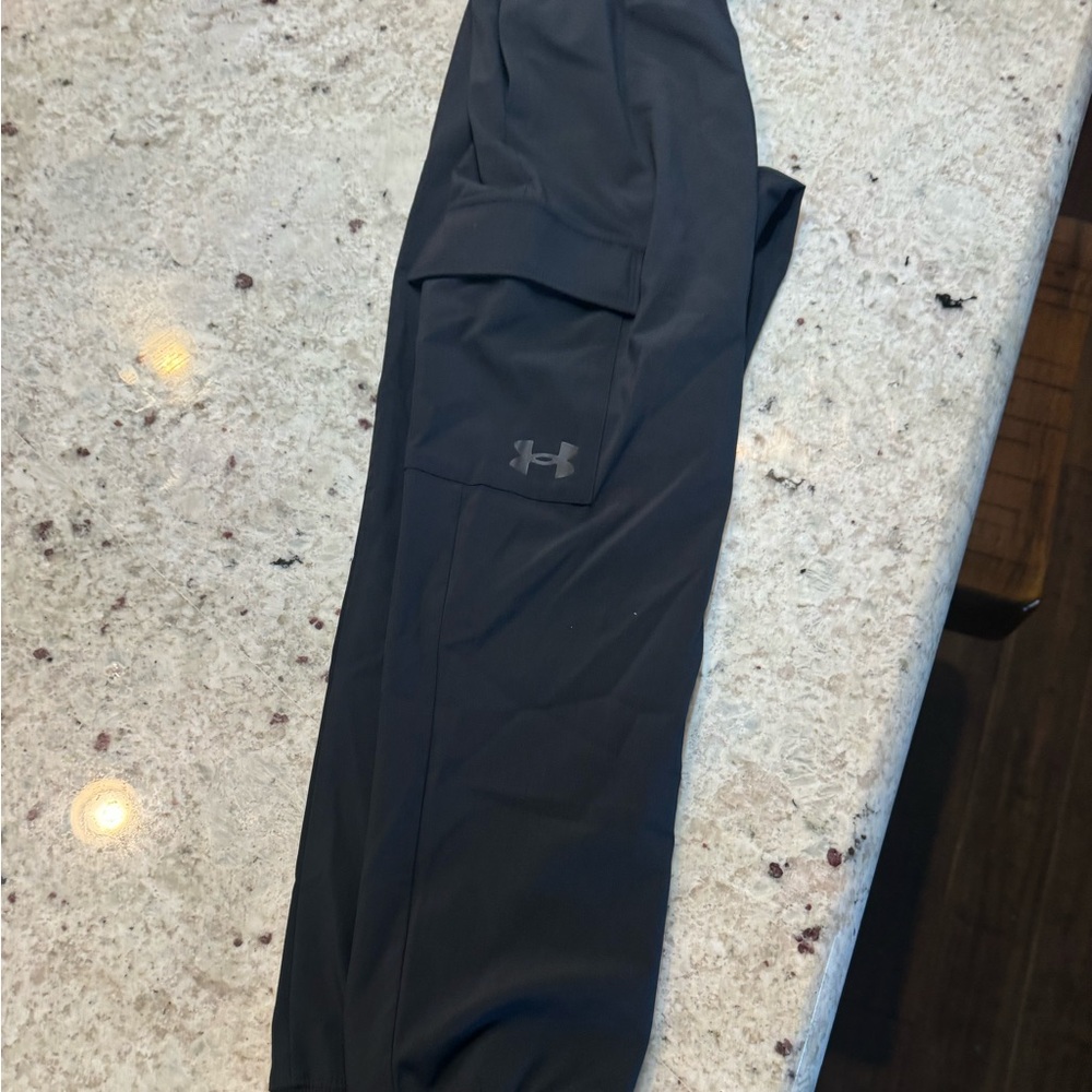 Under Armour Boys NWOT Medium